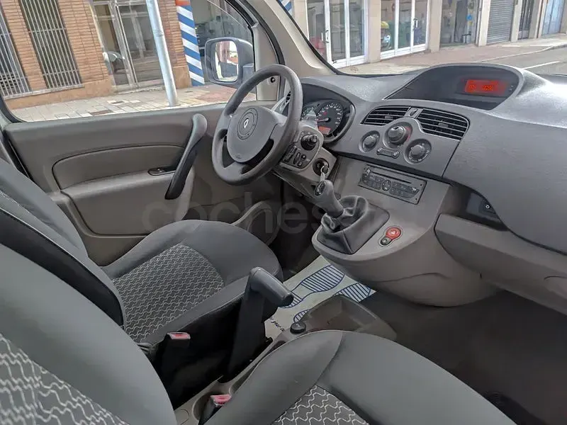 Begagnad Renault Kangoo 70 HK (51 kW) 2010 Vit Kombi