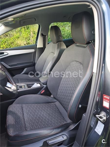 Usado Seat Leon FR 150 CV (110 kW) 2023 Negro Familiar