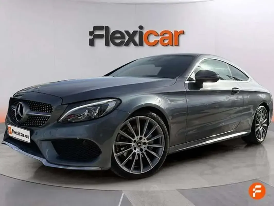 Usado Mercedes C220 170 CV (125 kW) 2018 Gris Coupe