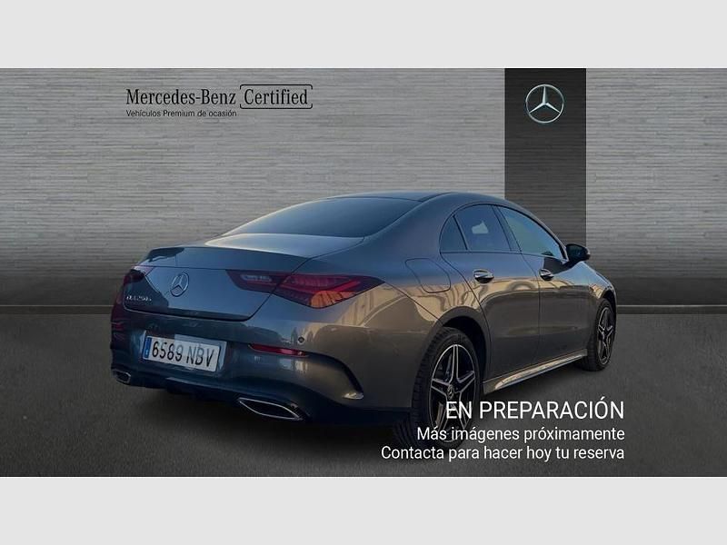 Usado Mercedes CLA250e 218 CV (160 kW) 2025 Gris Berlina