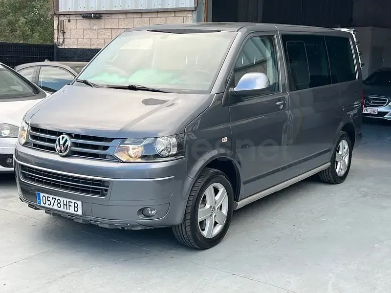 Usado VW Multivan PanAmericana 180 CV (132 kW) 2011 Gris / plata Monovolumen