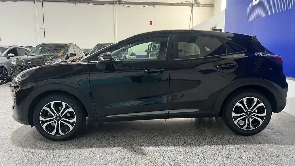 Usado Ford Puma Titanium 125 CV (91 kW) 2025 Negro agate (metalizado) SUV