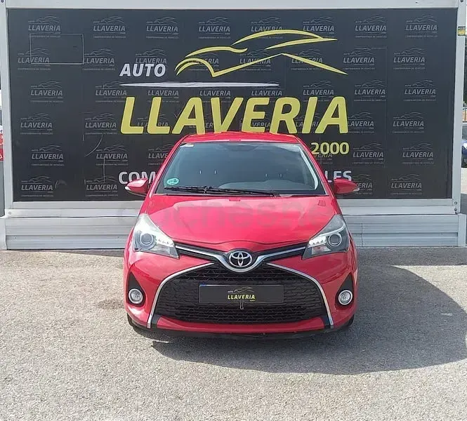 Usado Toyota Yaris 99 CV (72 kW) 2016 Rojo Berlina