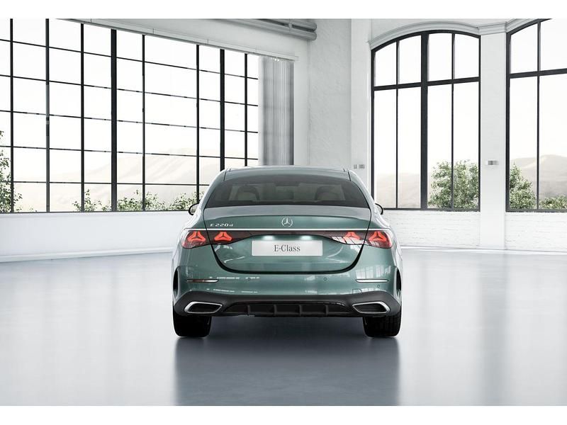 Nuevo Mercedes E220 197 CV (144 kW) 2025 Verde Berlina