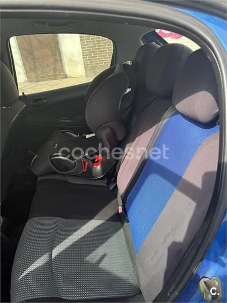 Usado Peugeot 206 75 CV (55 kW) 2005 Azul Berlina