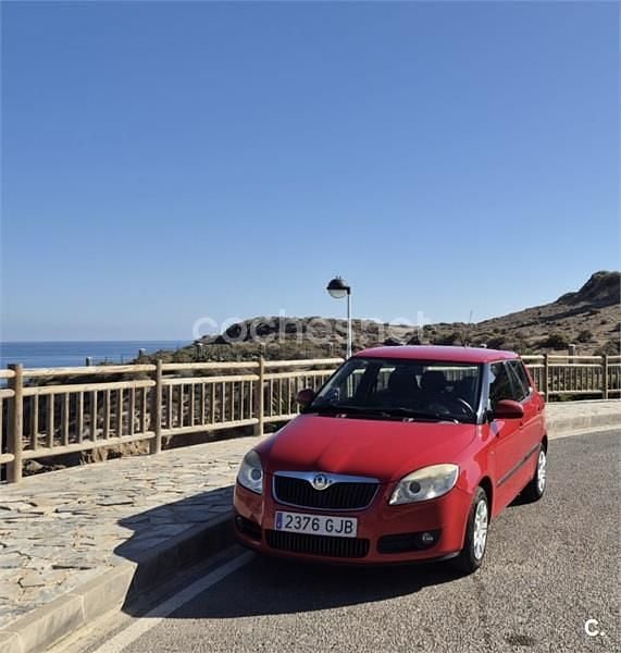 Rojo Usado 2008 Skoda Fabia Utilitario | 4300 € (Precio justo) - Imagen 1/2