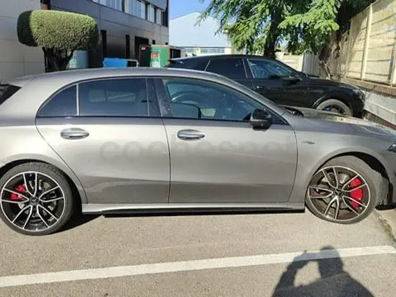 Usado Mercedes A35 AMG 306 CV (225 kW) 2023 Gris / plata Berlina
