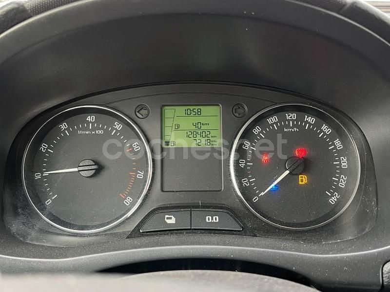 Usado Skoda Fabia Ambition 60 CV (44 kW) 2013 Blanco Berlina