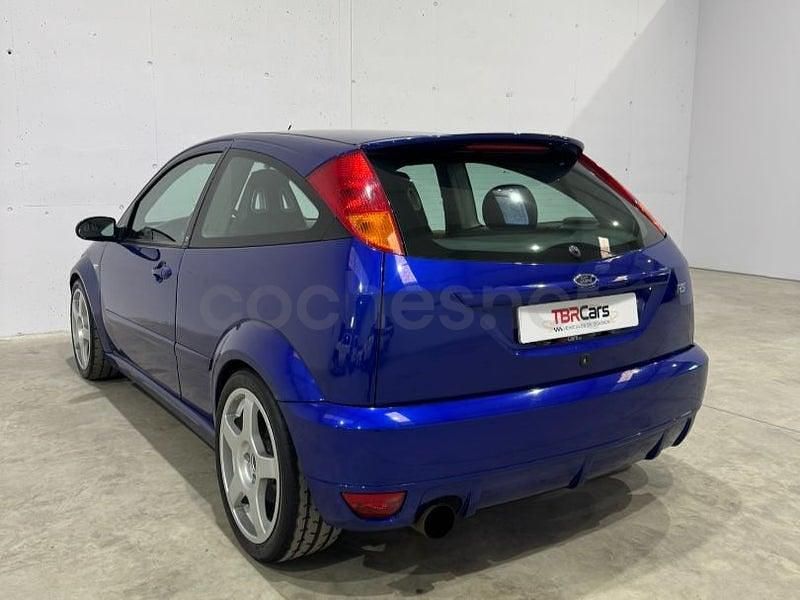 Usado Ford Focus RS 220 CV (161 kW) 2003 Azul Berlina