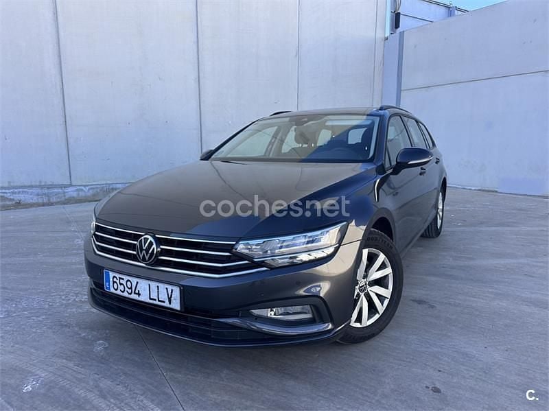 Usado VW Passat Business 122 CV (89 kW) 2020 Gris / plata Familiar