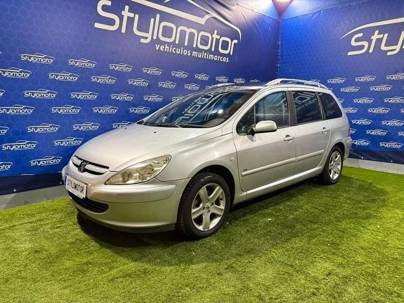 Usado Peugeot 307 136 CV (100 kW) 2005 Gris / plata Utilitario