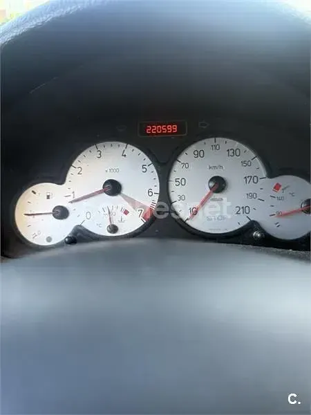 Usado Peugeot 206 75 CV (55 kW) 2003 Gris / plata Berlina