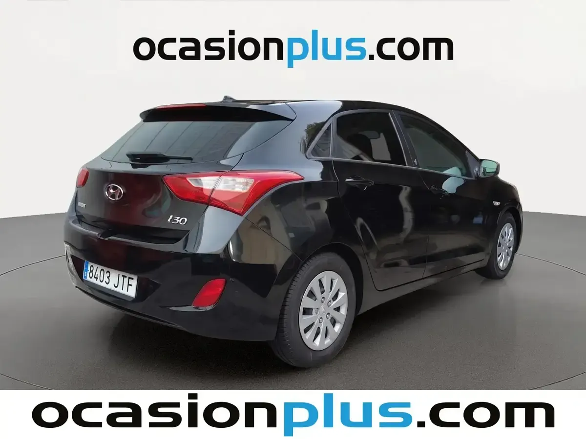 Usado Hyundai i30 101 CV (74 kW) 2016 Negro Utilitario