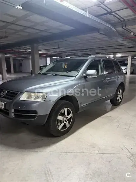 Usado VW Touareg 225 CV (165 kW) 2006 Gris / plata SUV