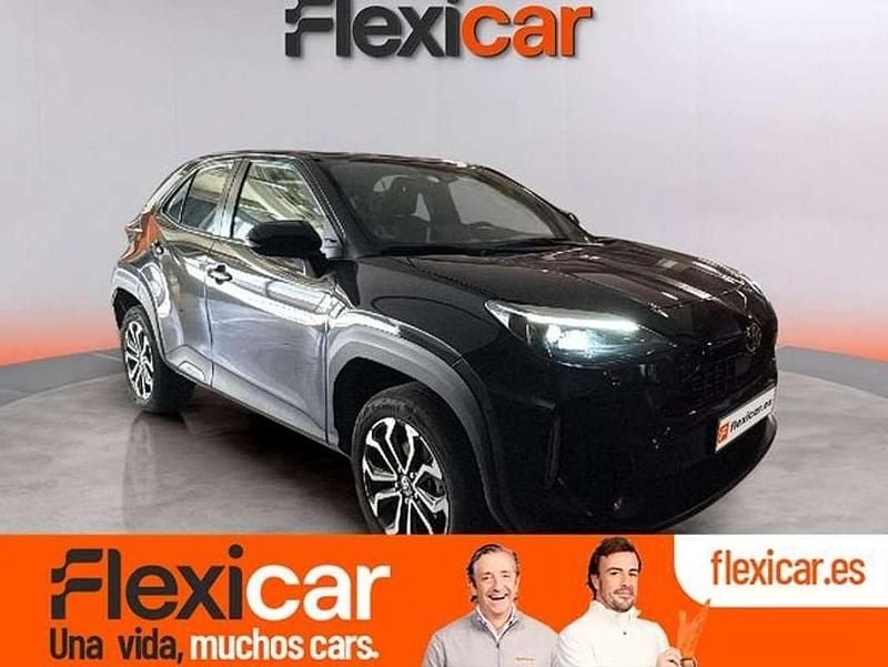 Negro Usado 2024 Toyota Yaris Cross Active SUV | 18.990 € (Super precio) - Imagen 1/4