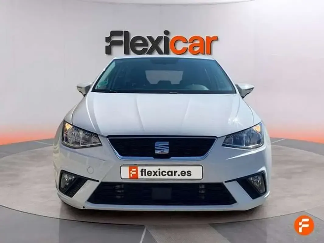 Usado Seat Ibiza Style 110 CV (80 kW) 2019 Blanco Utilitario