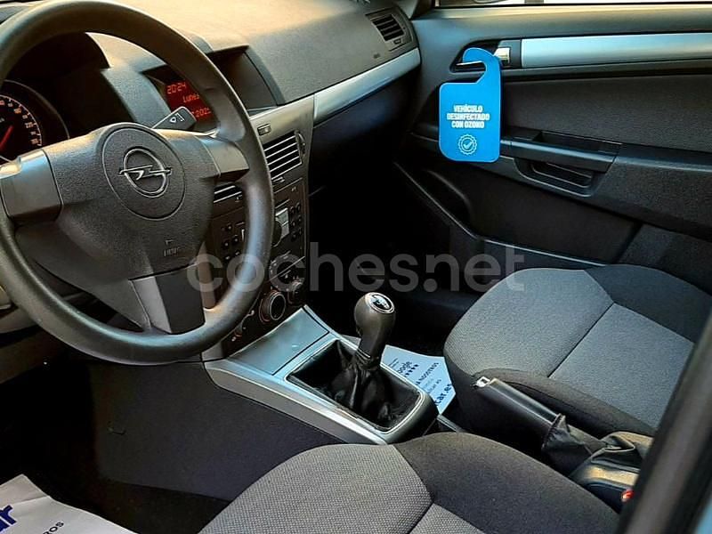 Usado Opel Astra Enjoy 90 CV (66 kW) 2006 Beige Berlina