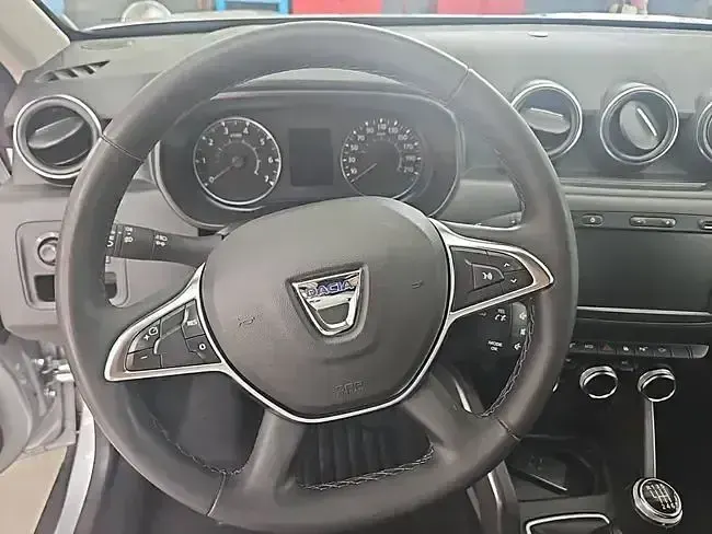 Usado Dacia Duster Comfort 116 CV (85 kW) 2020 Gris SUV