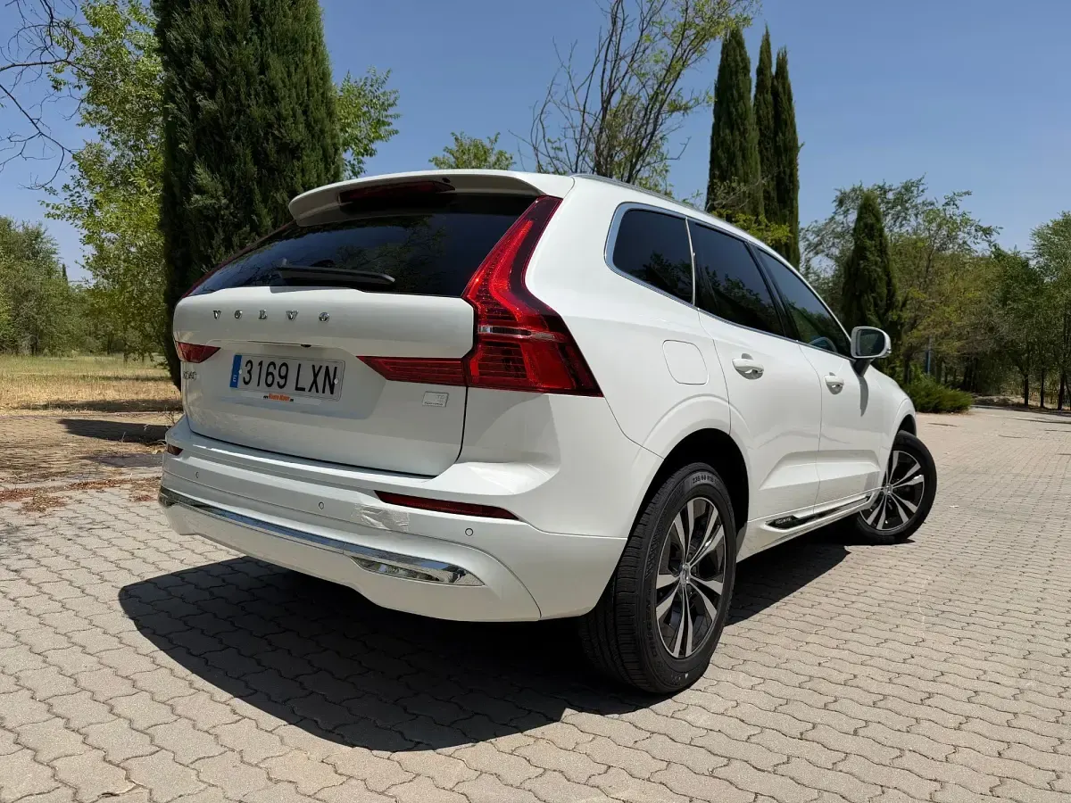 Usado Volvo XC60 Inscription 351 CV (258 kW) 2022 Blanco SUV