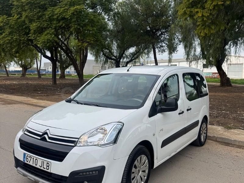 Usado Citroën Berlingo XTR 100 CV (73 kW) 2016 Blanco Monovolumen