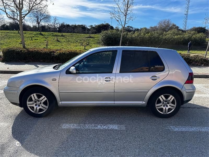 Gris / plata Usado 2001 VW Golf IV Highline Familiar | 2750 € (Caro) - Imagen 1/4