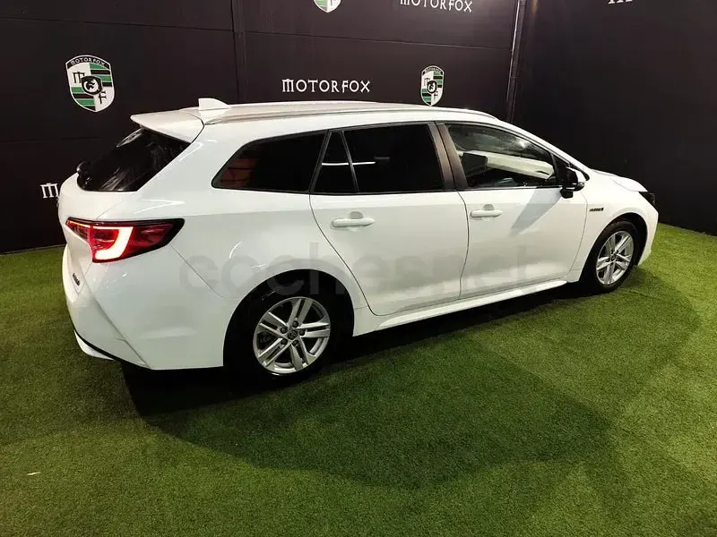 Usado Toyota Corolla Active 122 CV (89 kW) 2021 Blanco Familiar