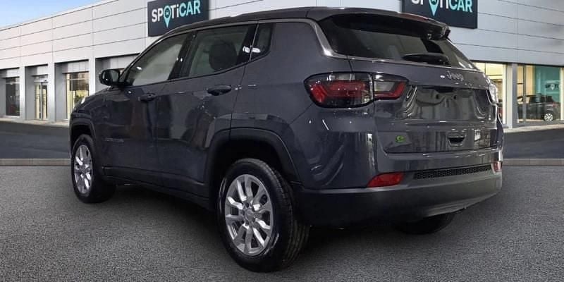 Occasion Jeep Compass Longitude 131 ch (96 kW) 2024 Gris SUV
