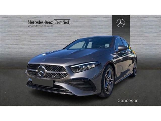 Usado Mercedes A180 AMG line 116 CV (85 kW) 2024 Gris montaña Berlina