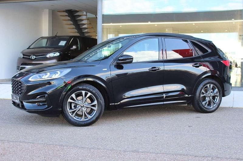 Usado Ford Kuga ST-Line 120 CV (88 kW) 2022 Negro SUV