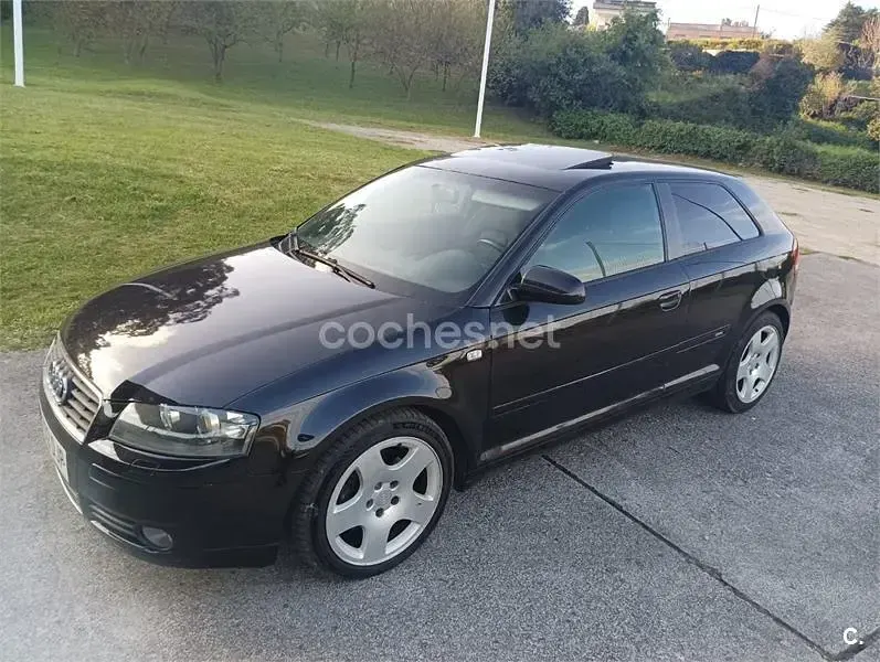 Usado Audi A3 Ambition 105 CV (77 kW) 2005 Negro Utilitario