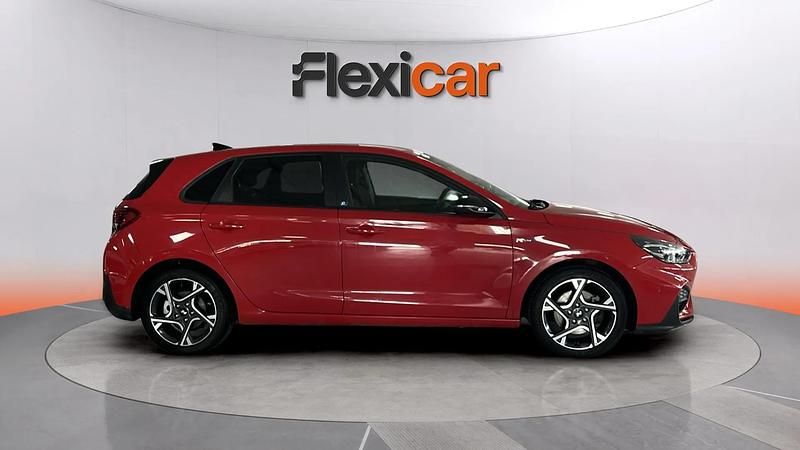 Käytetty Hyundai i30 N Line 120 HP (88 kW) 2023 Punainen Sedan