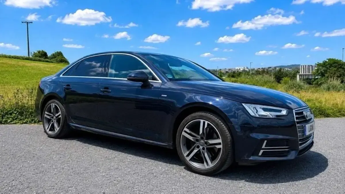 Usado Audi A4 S-Line 150 CV (110 kW) 2018 Negro Berlina