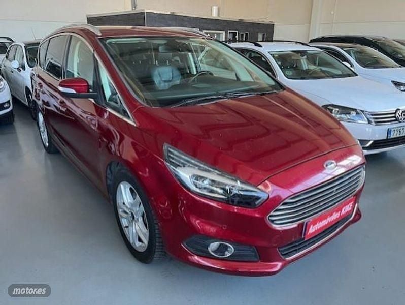 Usado Ford S-MAX Titanium 150 CV (110 kW) 2017 Granate Monovolumen