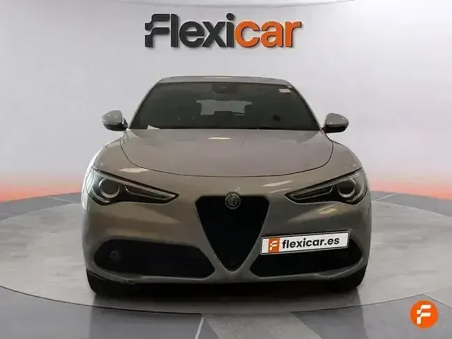 Usado Alfa Romeo Stelvio Sprint 190 CV (139 kW) 2022 Gris SUV
