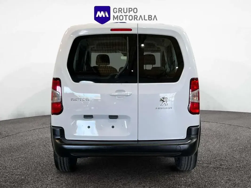 Usado Peugeot Rifter Active 99 CV (72 kW) 2022 Monovolumen