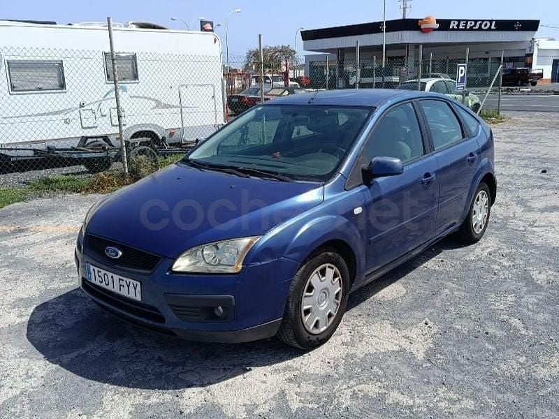 Usado Ford Focus Trend 100 CV (73 kW) 2009 Azul Berlina