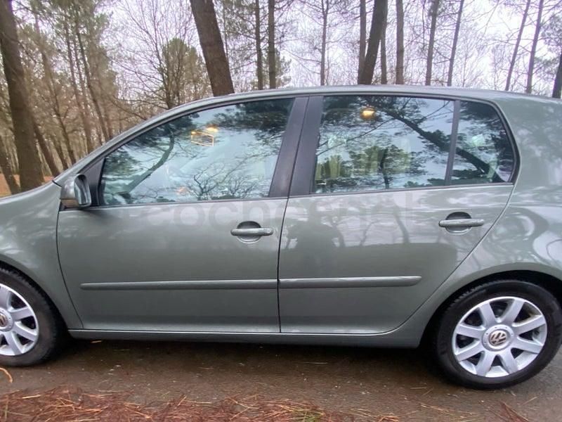 Usado VW Golf IV Highline 105 CV (77 kW) 2004 Verde Berlina