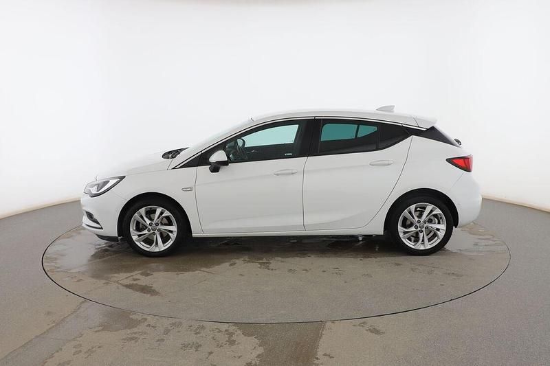 Usado Opel Astra Dynamic 150 CV (110 kW) 2017 Blanco Berlina