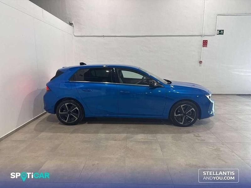 Usado Opel Astra Elegance 131 CV (96 kW) 2023 Azul Utilitario