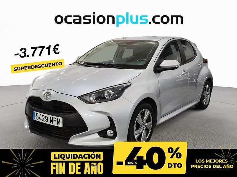 Gris Usado 2024 Toyota Yaris Hybrid Active Utilitario | 16.719 € (Buen precio) - Imagen 1/4