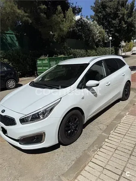 Usado Kia Ceed Plus 100 CV (73 kW) 2017 Blanco Utilitario