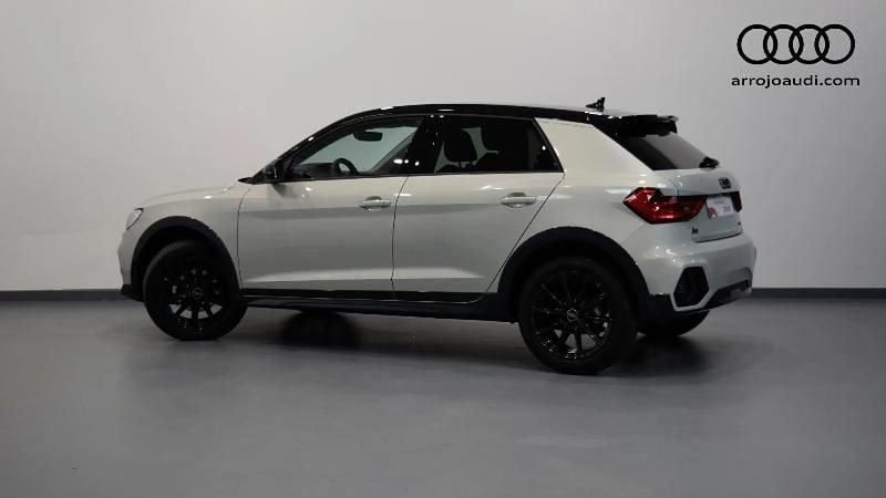 Usado Audi A1 Sportback 110 CV (80 kW) 2021 Gris/plata Utilitario