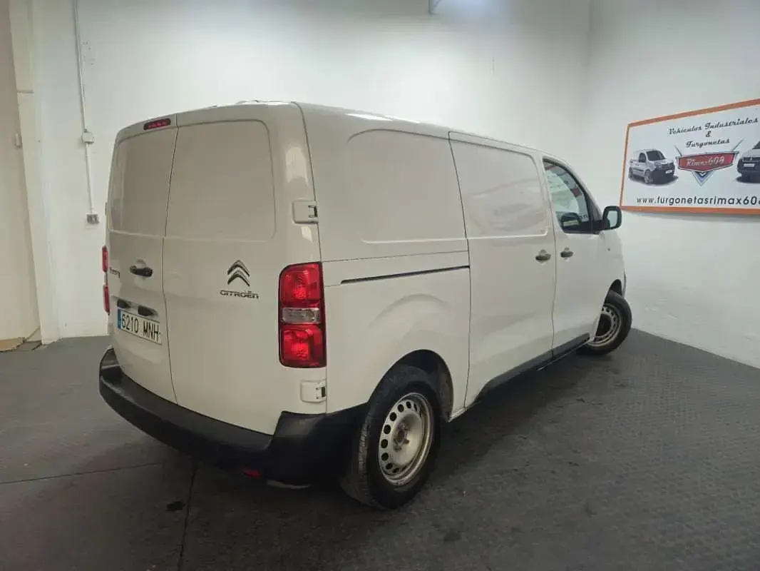 Usado Citroën Jumpy 102 CV (75 kW) 2024 Blanco Monovolumen