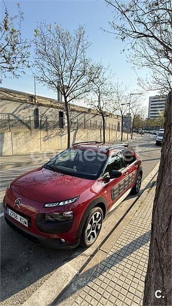 Usado Citroën C4 Shine 100 CV (73 kW) 2017 Rojo Berlina