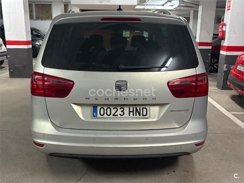 Usado Seat Alhambra Ecomotive 170 CV (125 kW) 2012 Gris / plata Monovolumen