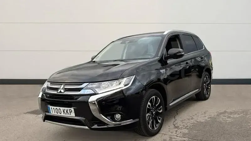 Usado Mitsubishi Outlander P-HEV 203 CV (149 kW) 2018 Negro SUV