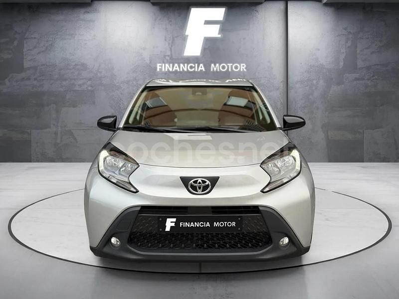 Usado Toyota Aygo X Play 72 CV (52 kW) 2022 Gris / plata SUV