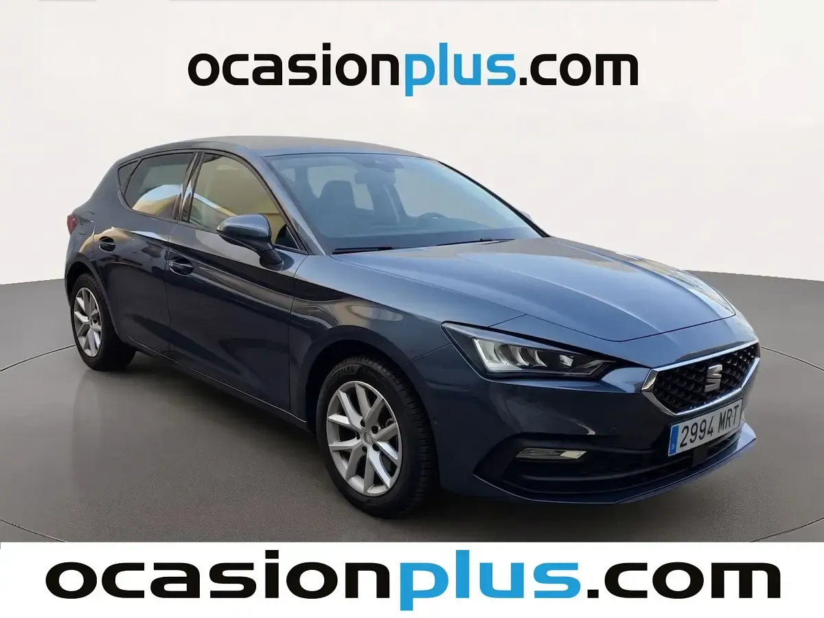 Usado Seat Leon Style 110 CV (80 kW) 2024 Gris Utilitario
