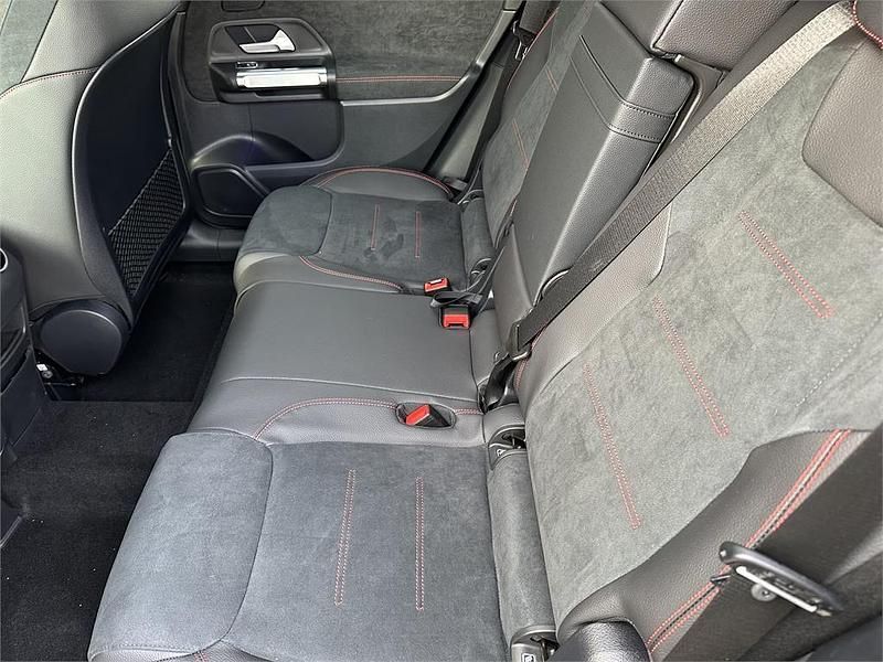 Usado Mercedes GLB200 150 CV (110 kW) 2025 Gris SUV