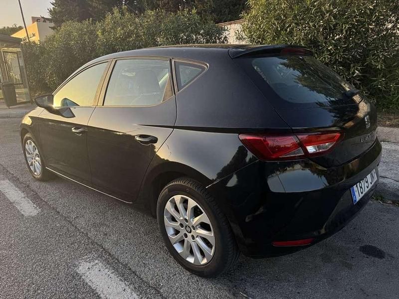 Usado Seat Leon 110 CV (80 kW) 2016 Negro Utilitario